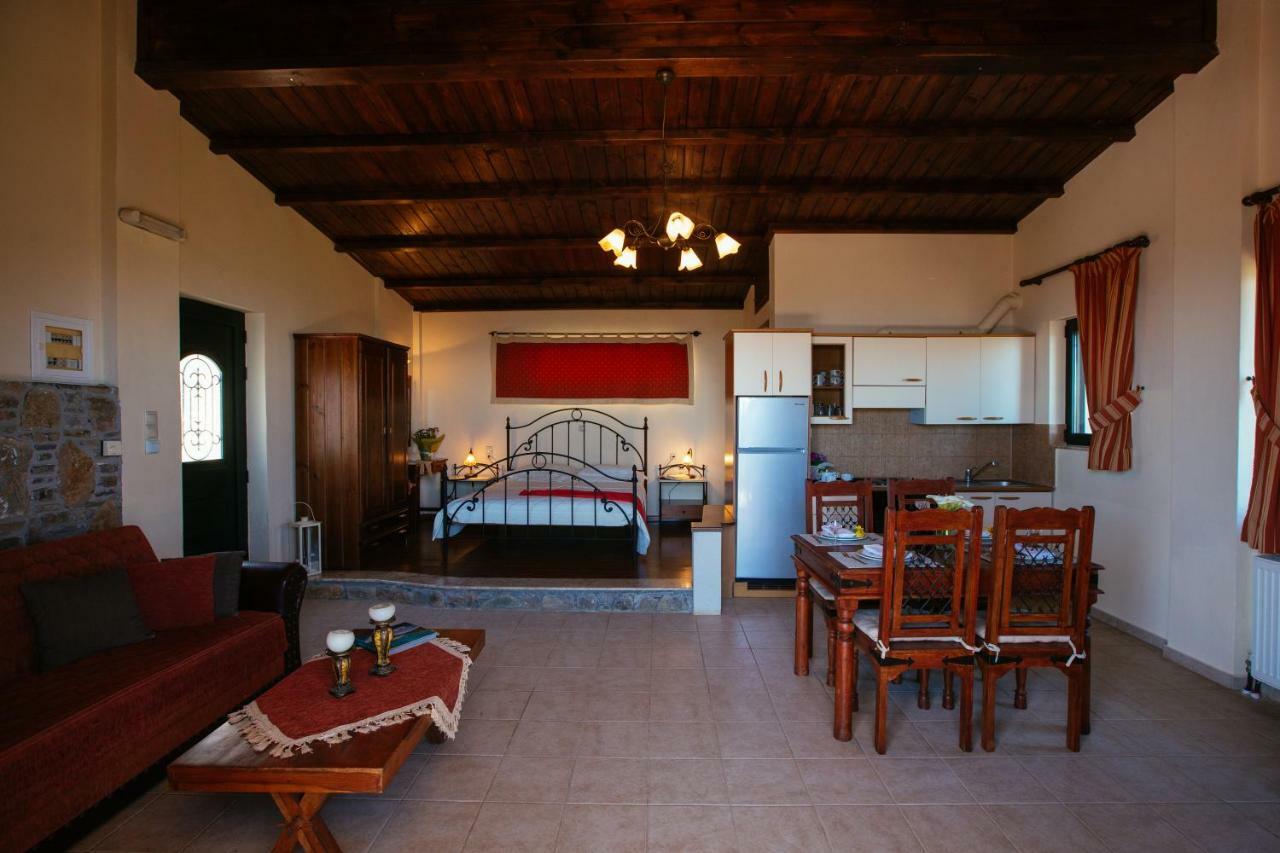 Aetovigla Guesthouse Krousonas  Esterno foto